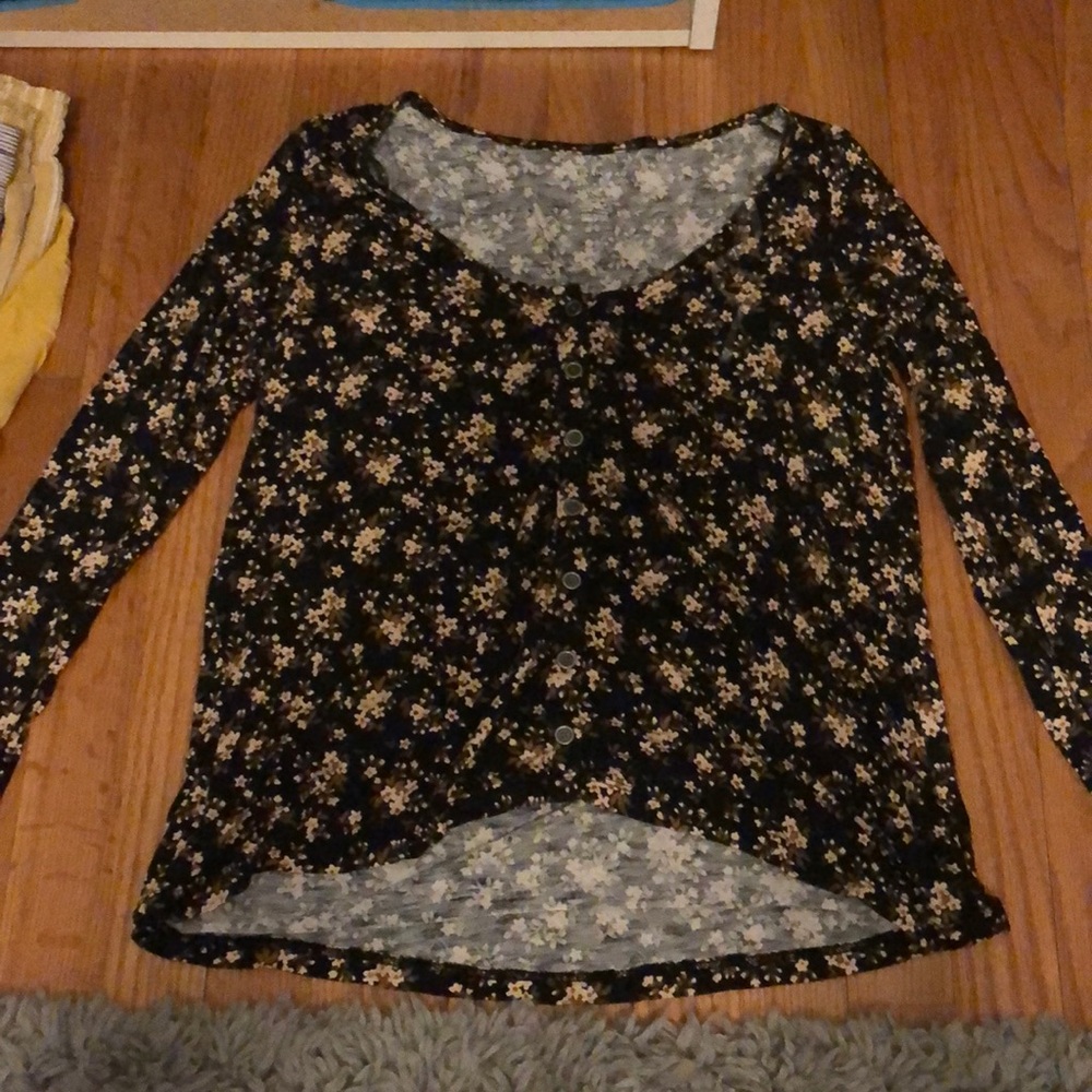 Long Sleeve T-shirt by American Eagle - size XS